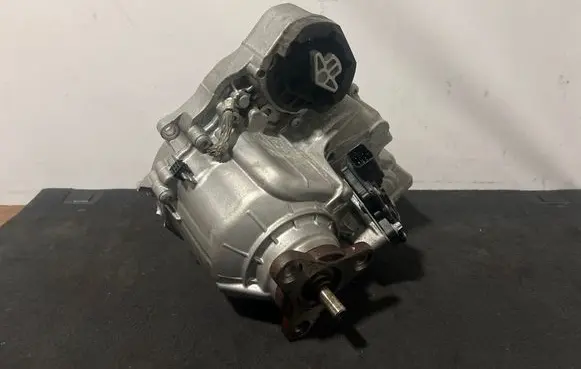 BMW M4 G82 G83 Gearbox transfer box case 