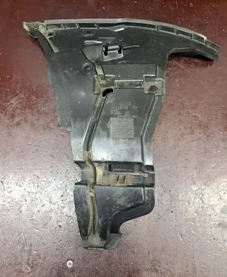 Volvo V70 Front bumper mounting bracket 08693182
