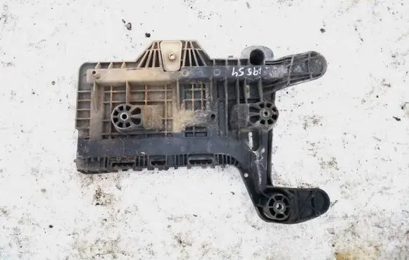 Battery bracket