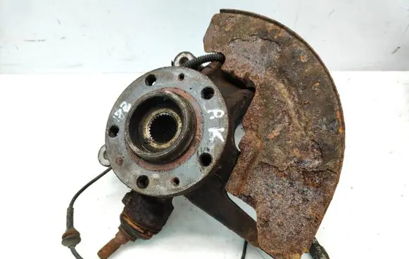 Peugeot 607 Front wheel hub spindle knuckle