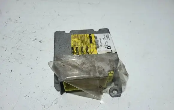 Toyota Corolla E120 E130 Airbag control unit/module 8917002390 211082103