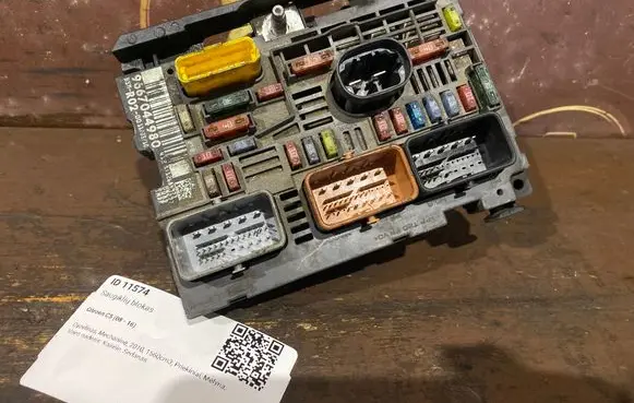 Citroen C5 Fuse module 9667044980 9636079380