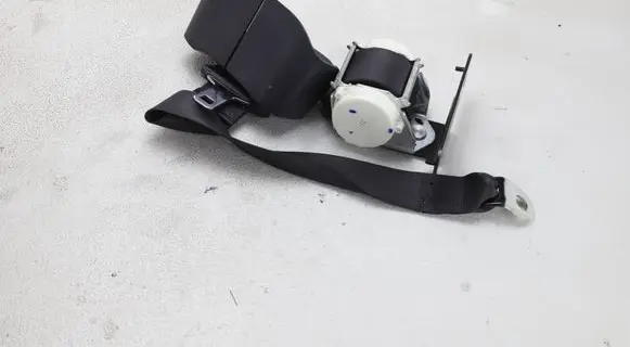 Dodge RAM 1500 DS Middle seatbelt (rear) P5KQ121X9AC TR63366J1340 P34025638B