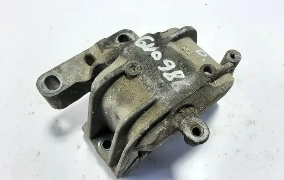Volkswagen Touran I Engine mount bracket 1K0199262