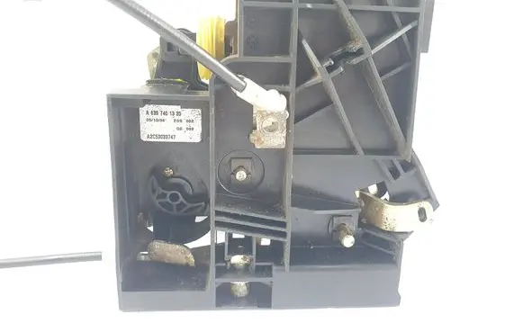 Mercedes-Benz Vito Viano W639 Loading door lock A6397401335
