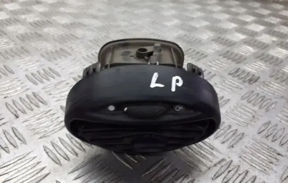 Ford Focus Dashboard side air vent grill/cover trim 19893BJW