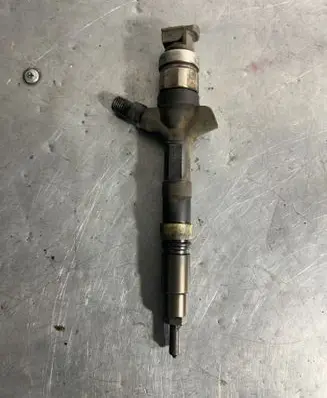 Toyota Avensis T250 Fuel injector 236700G010 05E04404