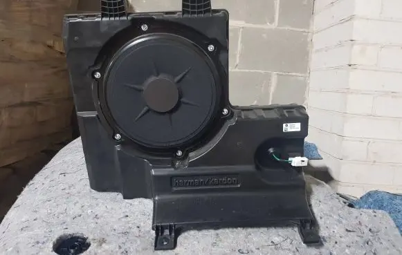 Dodge RAM Subwoofer speaker P68315544AA 8965000701A 05422J0251