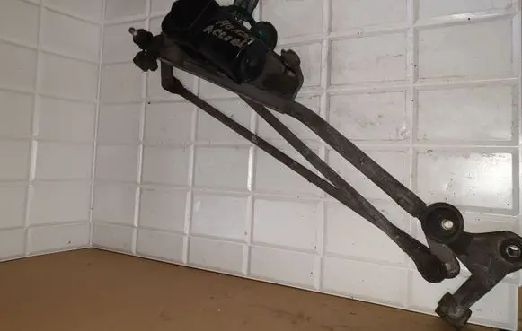 Honda Accord Front wiper linkage and motor 53558311