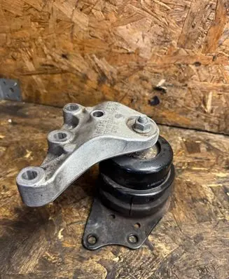 Audi A1 Engine mounting bracket 6r0199185a T1M13