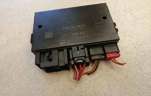 Volkswagen e-Golf Tow bar trailer control unit/module 5Q0907383F 5Q0907383C 8B001002