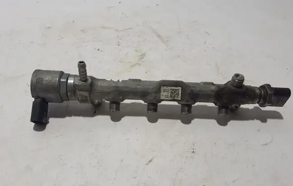 Skoda Octavia Mk4 Fuel main line pipe 05L130089