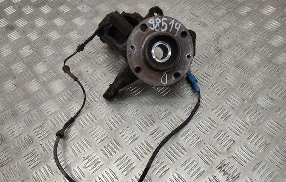 Citroen C3 Picasso Front wheel hub