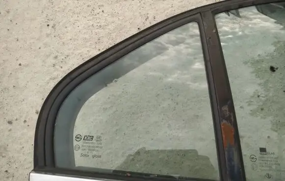 Chevrolet Epica Rear vent window glass 