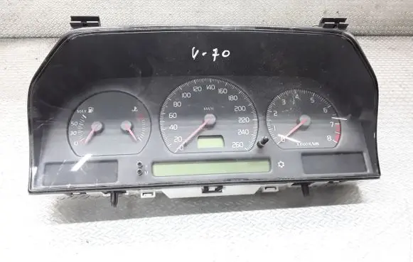 Volvo S70 V70 V70 XC Speedometer (instrument cluster) 9472519