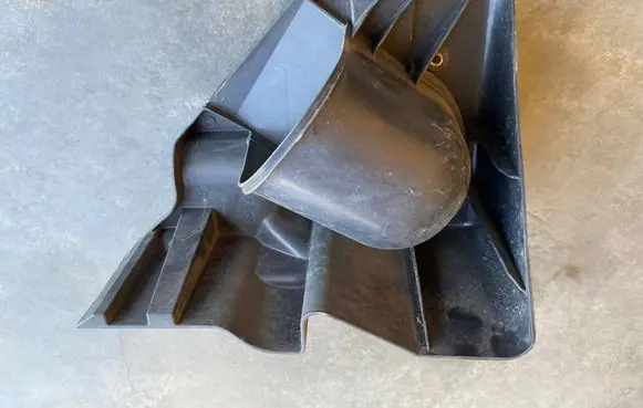 Renault Trafic III (X82) Air intake duct part 960150246R 93454204