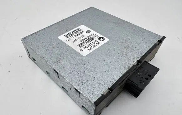 BMW X3 F25 Voltage converter inverter 9251984 8ES01013401 0165804196