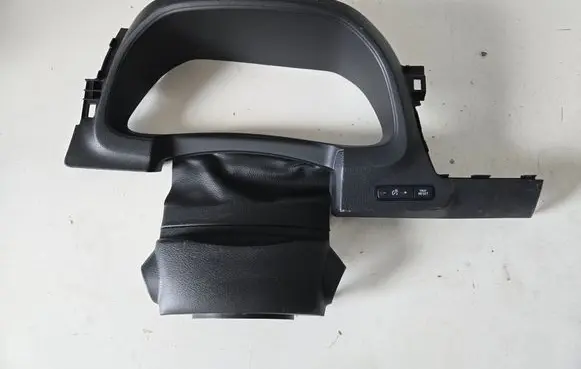 Nissan Leaf II (ZE1) Dashboard trim 682405SJ1B