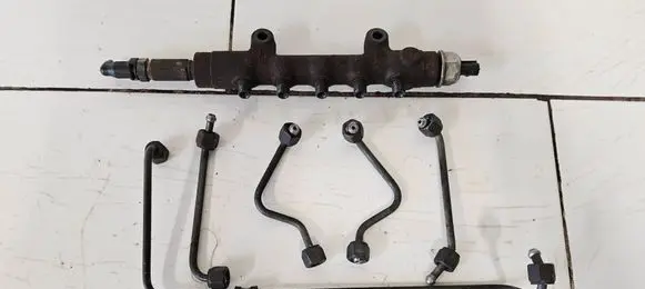 Ford Transit Fuel main line pipe 06J06832