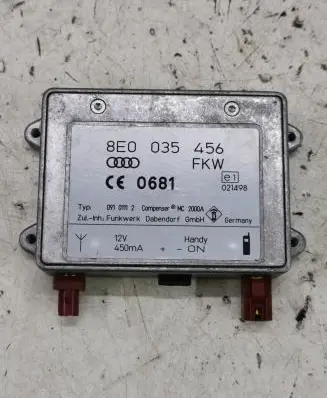 Audi TT Mk1 Aerial antenna amplifier 8E0035456 09101112