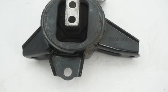 Engine mount bracket