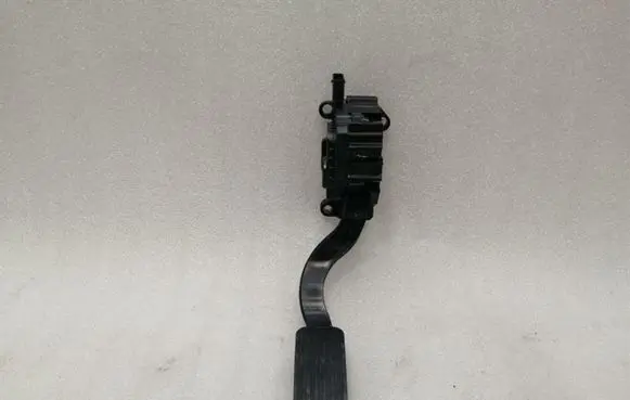 Tesla Model 3 Accelerator throttle pedal 1011298