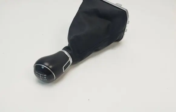 Volkswagen Tiguan Gear lever shifter trim leather/knob 5NC711113A