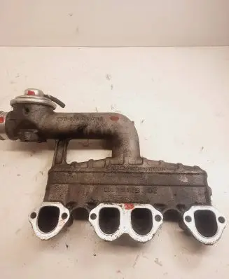 Volkswagen Golf IV Intake manifold 038129713B