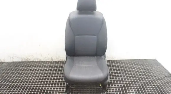 Toyota Auris 150 Front driver seat 