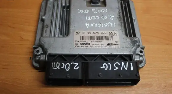 Opel Insignia A Engine control unit/module 55574903 55573560 0281016704