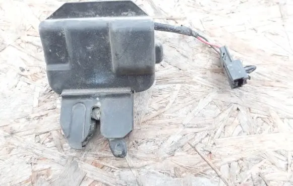 Infiniti G20 Loading door lock 