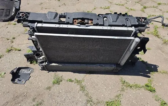 Renault Megane III Radiator support slam panel PASMEG320DCIGT