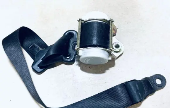Ford Focus Front seatbelt 4m51a61294ak 4m51-a61294-ak