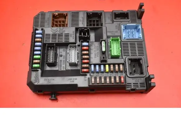 Peugeot 308 Fuse box set 9807054180