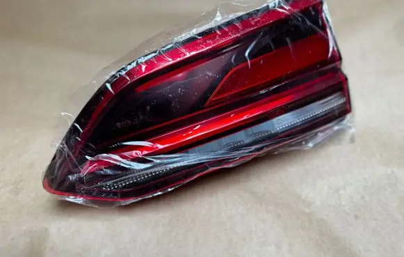 Volkswagen Touareg III Tailgate rear/tail lights 760945094