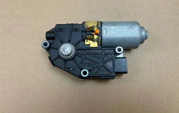Hyundai i40 Sunroof motor/actuator WR09B88AA