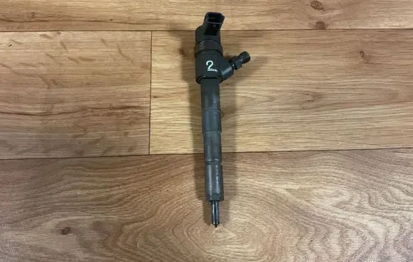 Opel Insignia A Fuel injector 0445110