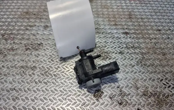 Volkswagen Caddy Turbo solenoid valve 1K0906283A