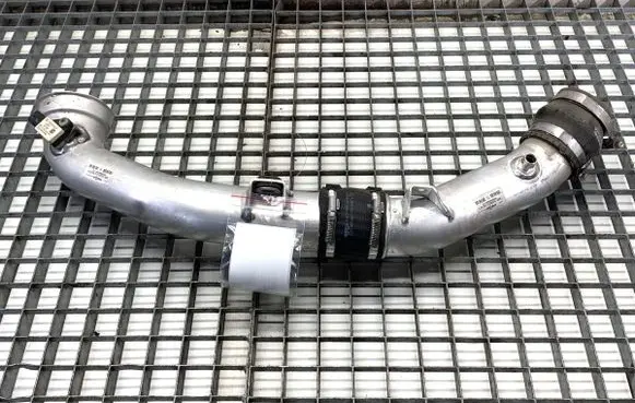 Mercedes-Benz GLE W167 Intercooler hose/pipe A2560980007