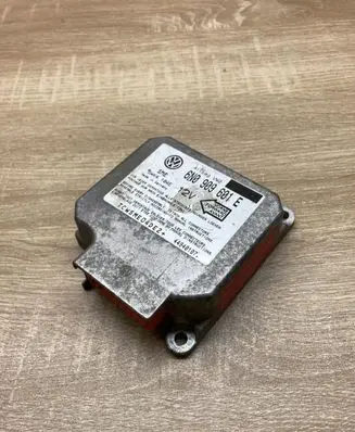 Volkswagen Golf III Airbag control unit/module 6N0909601E 5WK4104E