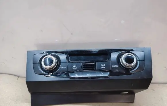 Audi A5 Sportback 8TA Climate control unit 8K1820043M