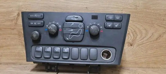 Volvo S60 Climate control unit 8682930