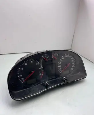 Volkswagen PASSAT B5.5 Speedometer (instrument cluster) 3B1919860AX