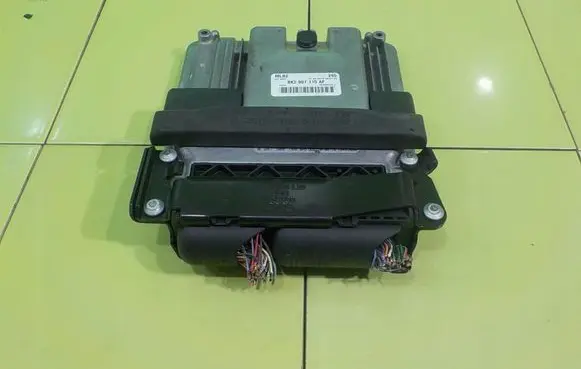 Audi A5 8T 8F Engine control unit/module 8K2907115AF