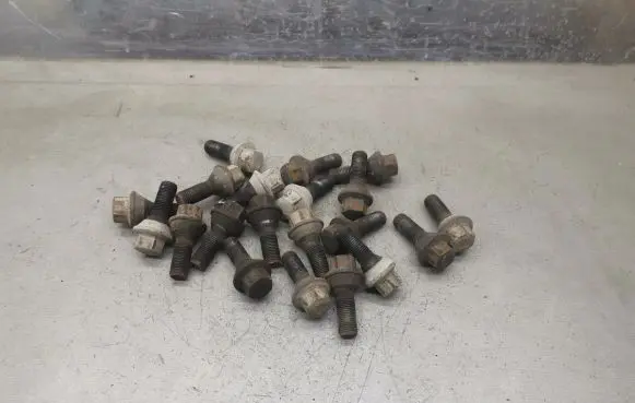 Renault Trafic II (X83) Nuts/bolts 