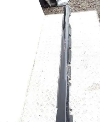 Sill/side skirt trim