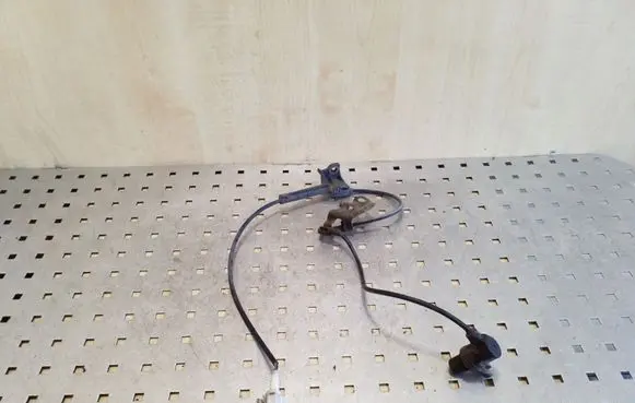 Toyota Avensis T250 ABS brake wheel speed sensor 0265006 8954302040