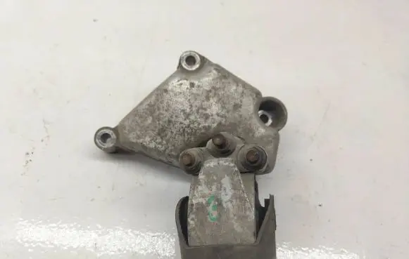 Volvo S40, V40 Engine mount bracket 030814380 9618069