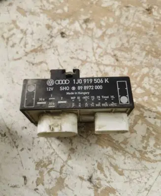 Coolant fan relay