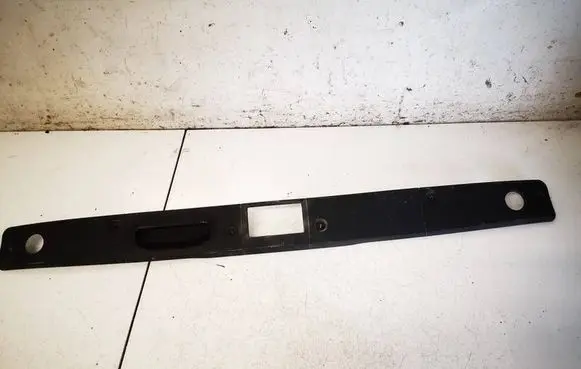 Mercedes-Benz E W211 Other trunk/boot trim element A2117500193
